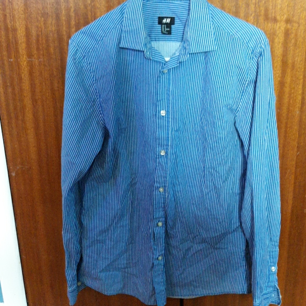 H&M mens dress shirt simple